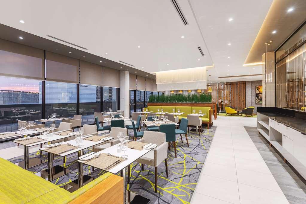 Hilton Garden Inn Windhoek Restaurant bilde