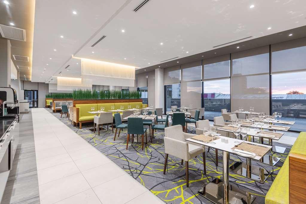 Hilton Garden Inn Windhoek Restaurant bilde